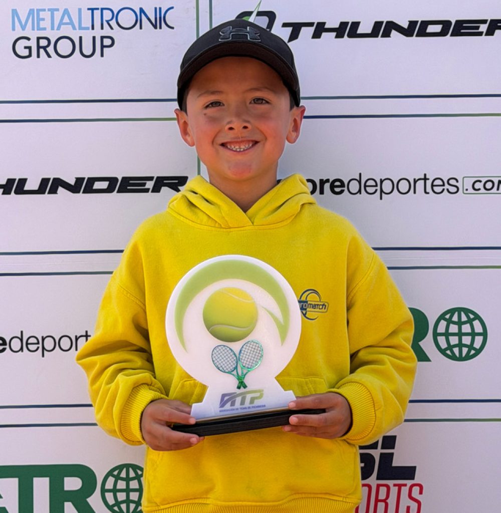 Campeón Promatch con trofeo